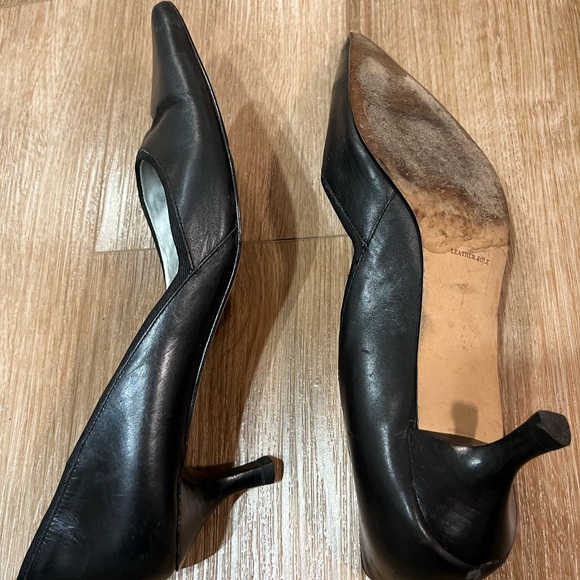 Tahari full leather (including leather soles) kitten pump.  Super comfortable! - Picture 3 of 4